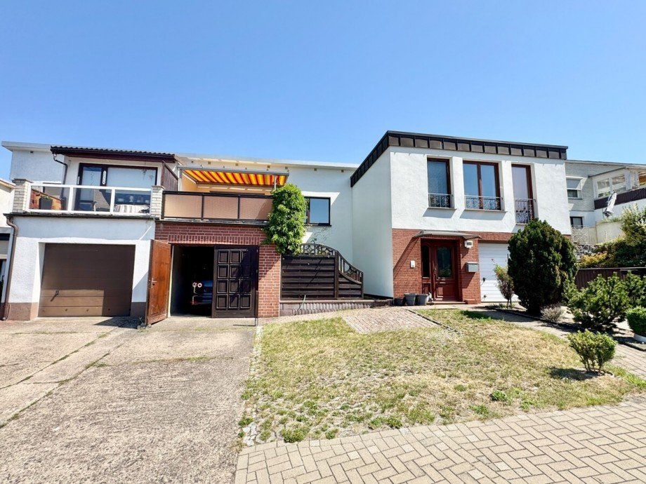 Hausansicht Zweifamilienhaus Neubrandenburg