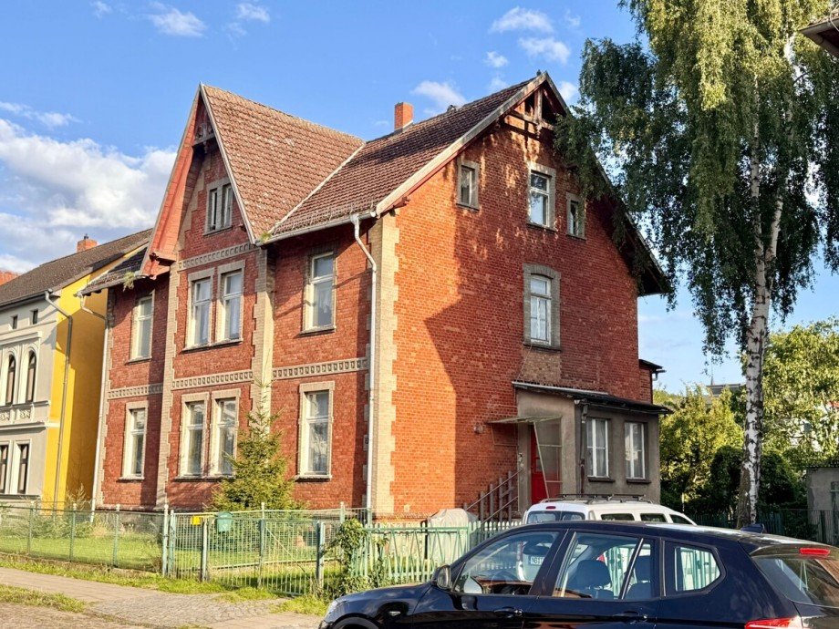 Hausansicht Stra�enseite Einfamilienhaus Neubrandenburg