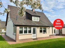 Hauptbild HORN IMMOBILIEN ++ Haus mit Doppelgarage und Nebengeb�ude in Wodarg bei Altentreptow, ruhige Lage