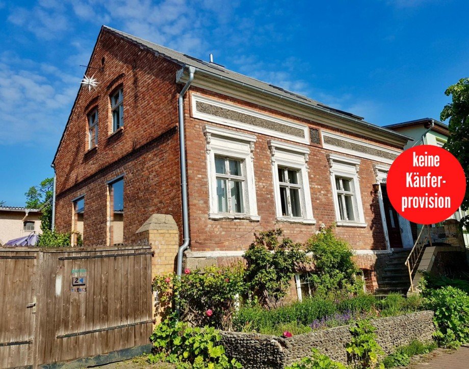PHOTO-2025-04-15-15-42-03 Einfamilienhaus Altentreptow