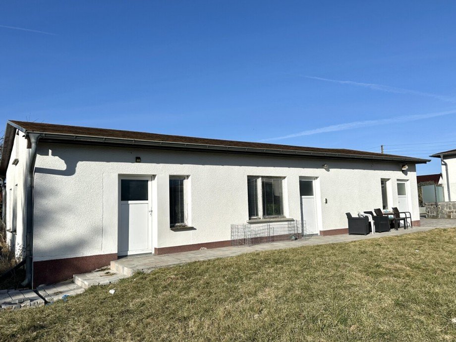 Nebengeb�ude mit zwei Garagen Einfamilienhaus Ueckerm�nde