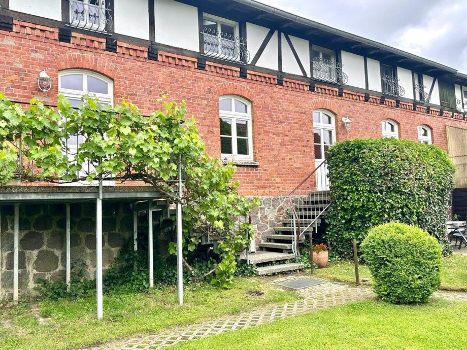 Hausansicht Hofseite Zweifamilienhaus Klein Helle