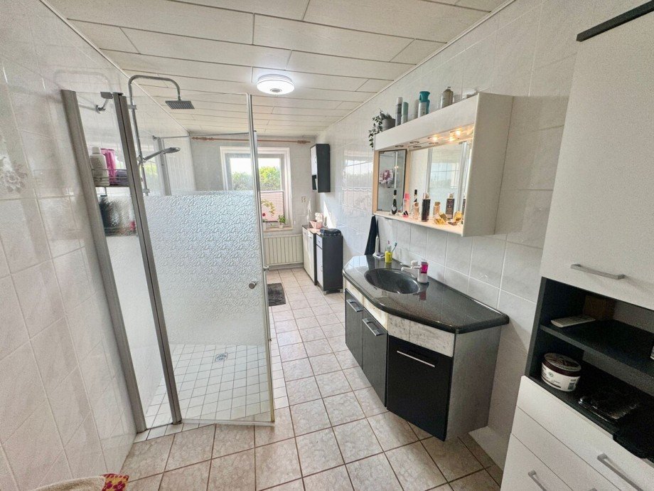 1. Bad Erdgeschoss mit Dusche Einfamilienhaus Kublank