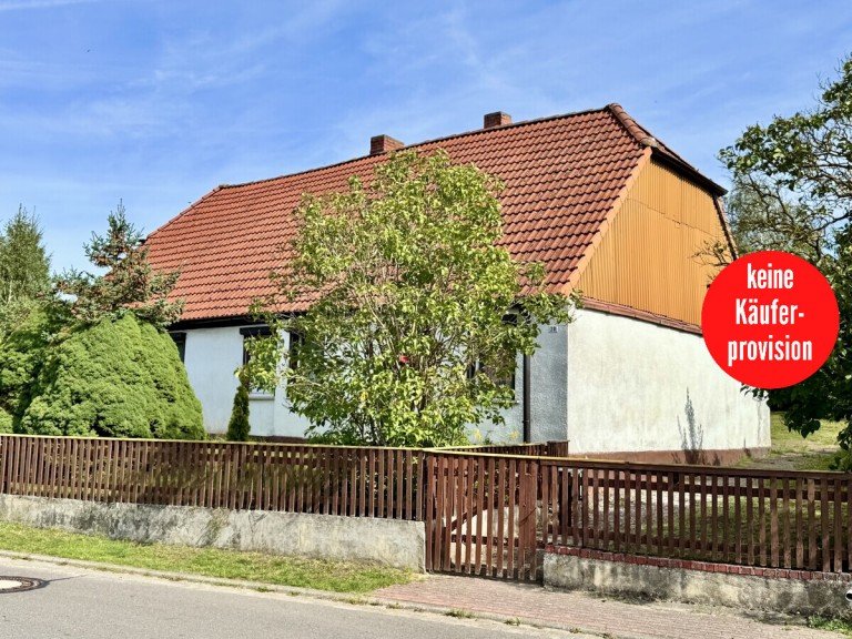 Einfamilienhaus in Pampow bei L�cknitz Pampow Einfamilienhaus HORN IMMOBILIEN++Sanierungsbed�rftiges Einfamilienhaus mit Nebengeb�ude und altem Obstbaumbestand