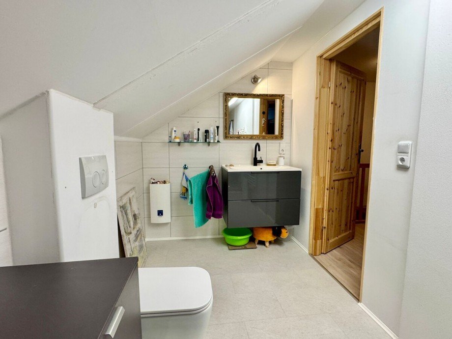 Bad im Dachgeschoss Einfamilienhaus Viereck