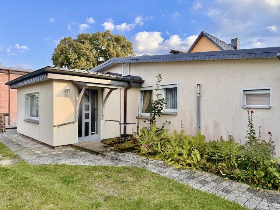 Hausansicht Doppelhaush�lfte Viereck