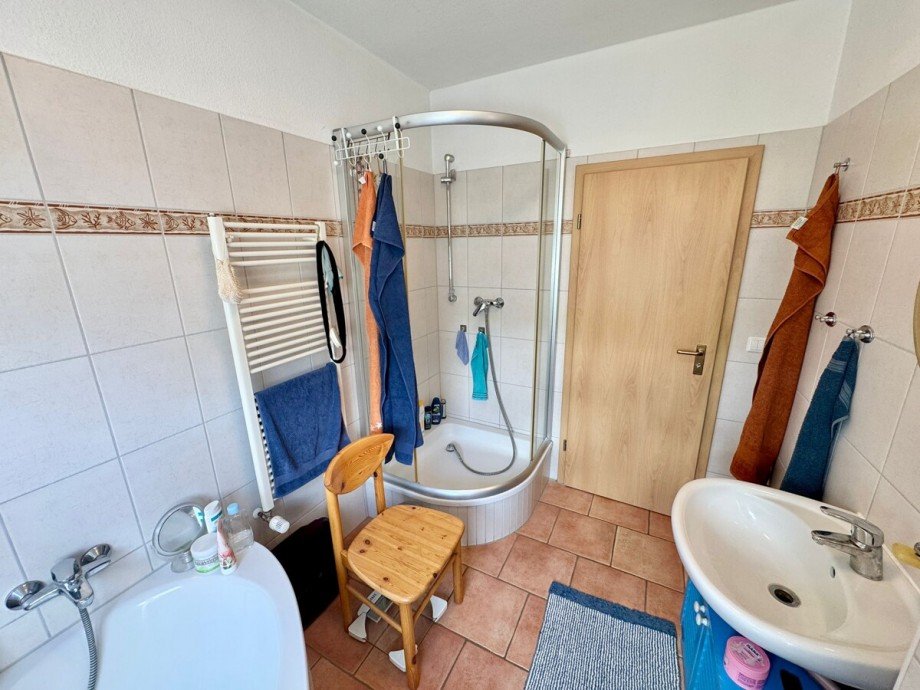 Bad mit Wanne und Dusche Bungalow Chemnitz