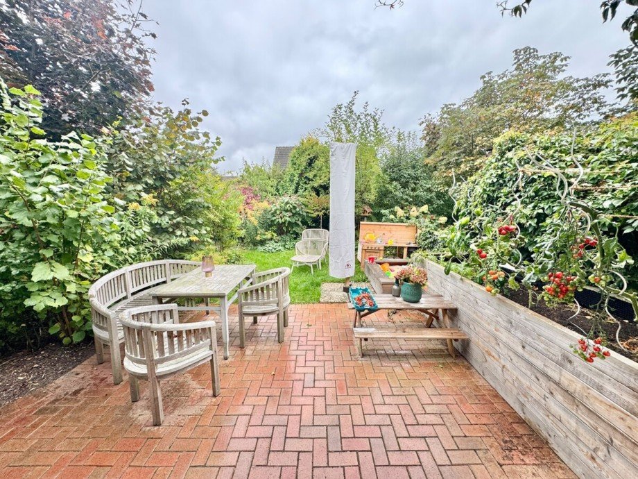 Terrasse und Grundst�ck Doppelhaush�lfte Neubrandenburg