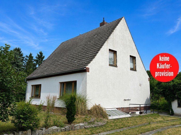 Hausansicht Ferdinandshof Einfamilienhaus HORN IMMOBILIEN ++ Einfamilienhaus, voll unterkellert mit Garage, Ferdinandshof