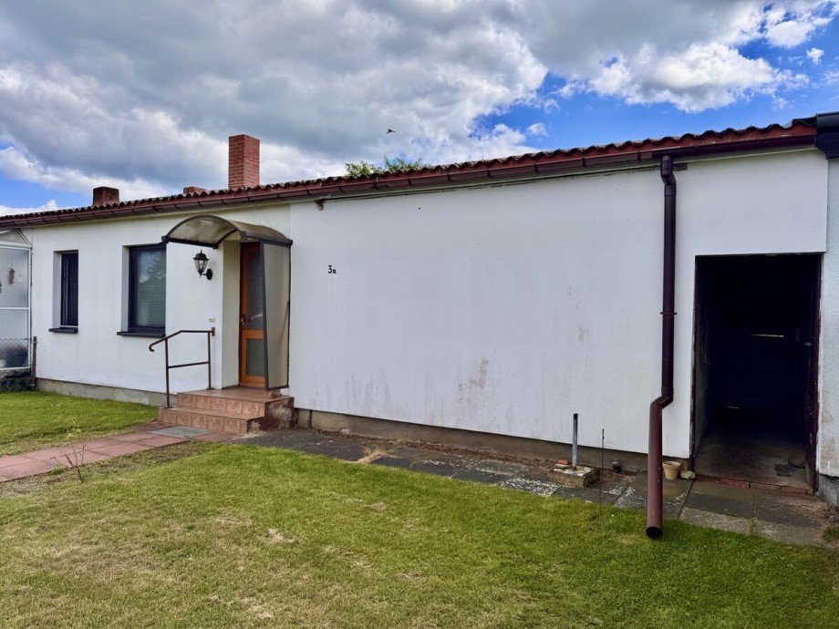 Hausansicht Reihenmittelhaus Viereck