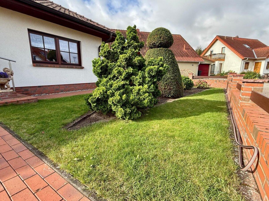 Vorgarten Einfamilienhaus Neubrandenburg