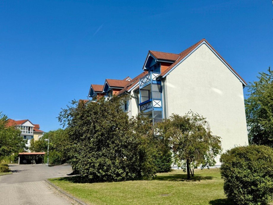 Giebelseite Erdgeschosswohnung Neubrandenburg