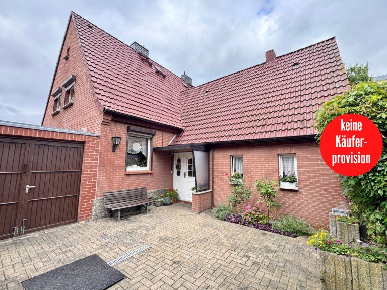 Hausansicht vom Garten aus Neubrandenburg Doppelhaush�lfte HORN IMMOBILIEN ++ VERKAUFT! Neubrandenburg Doppelhaush�lfte in guter Lage mit gro�em Grundst�ck