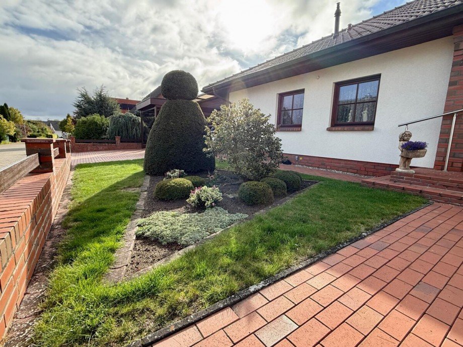 Vorgarten Einfamilienhaus Neubrandenburg