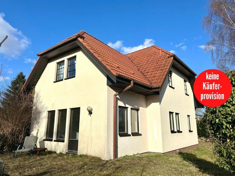 Hausansicht Gro� Teetzleben / Lebbin Einfamilienhaus HORN IMMOBILIEN ++ ca. 8 km bis Neubrandenburg ++ ein gro�es Haus mit 5 Zimmern