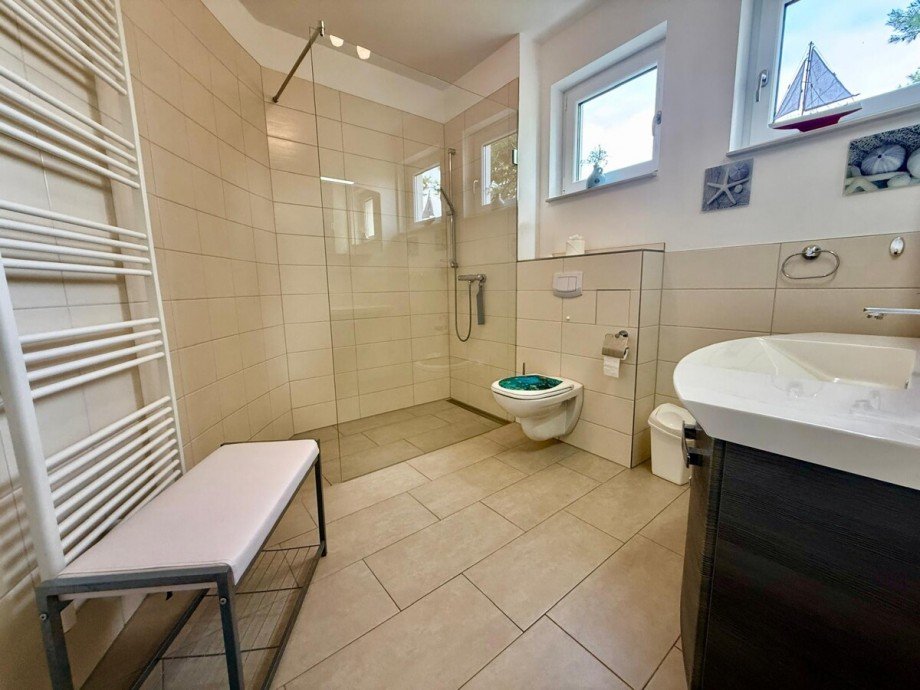 Badezimmer mit Dusche Etagenwohnung Karlshagen