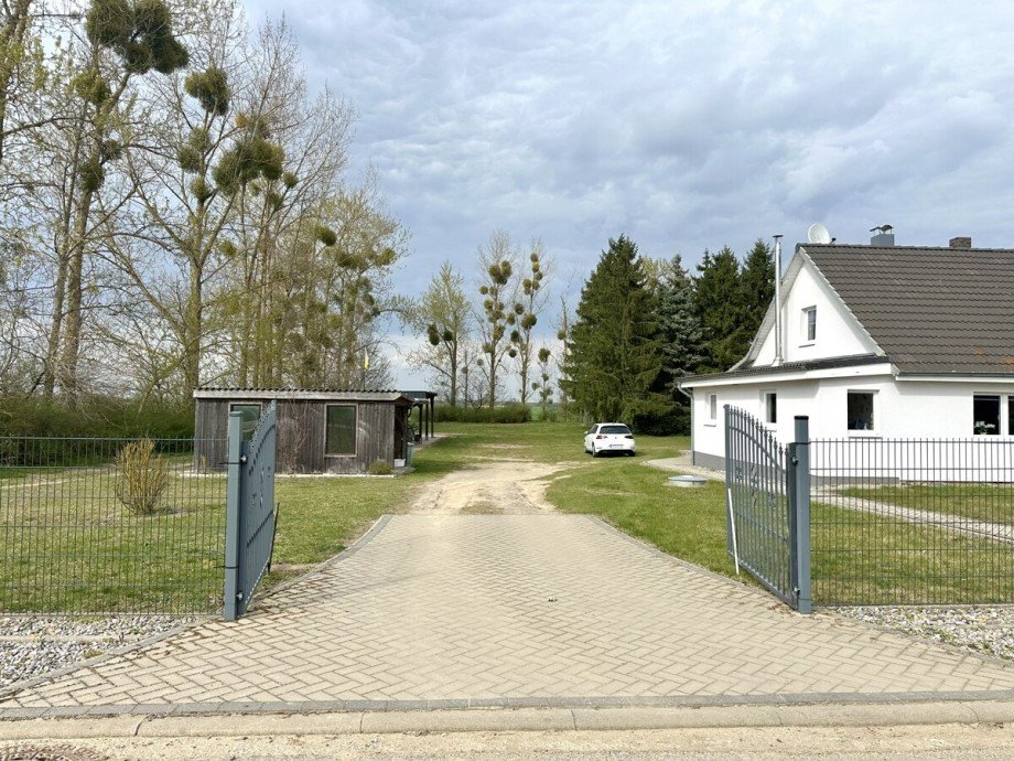 Grundst�cksauffahrt Einfamilienhaus Friedland / Jatzke