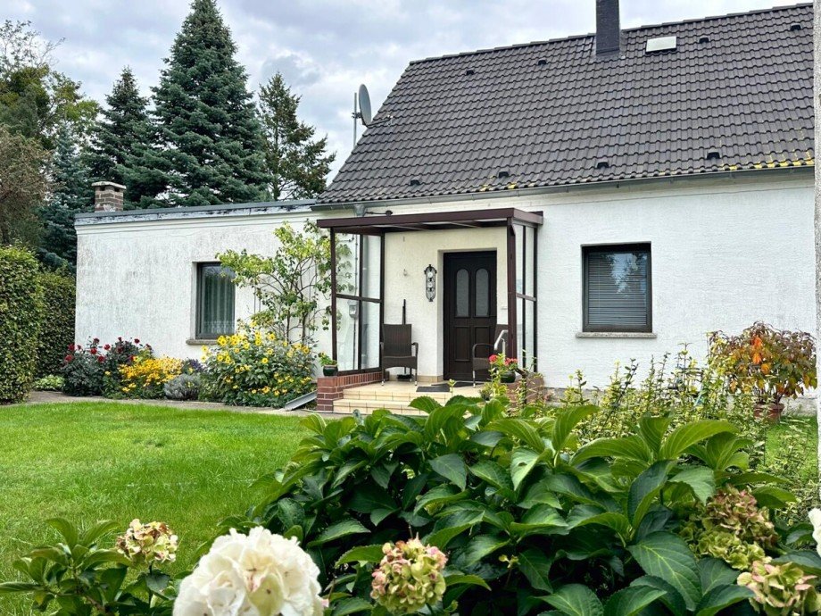Hausansicht Hofseite Einfamilienhaus Eichhof
