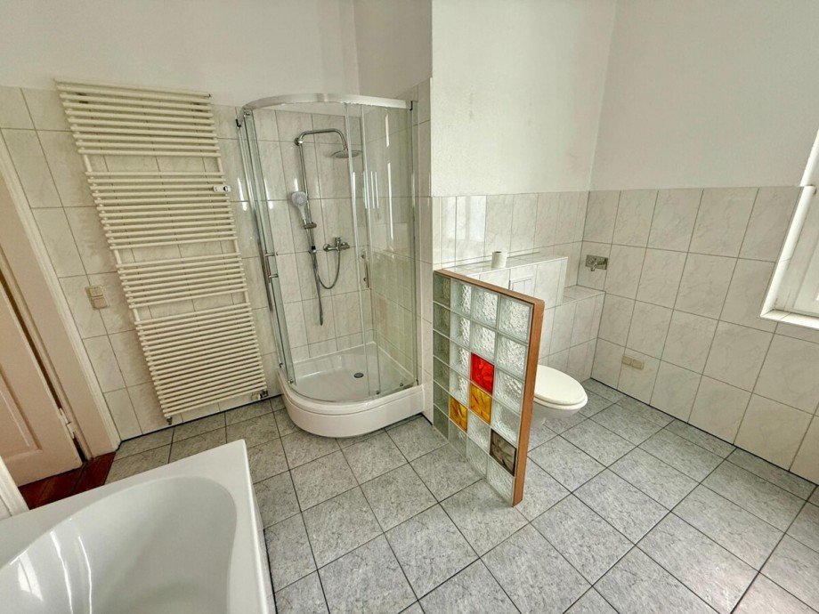 .. und Dusche Erdgeschosswohnung Neubrandenburg
