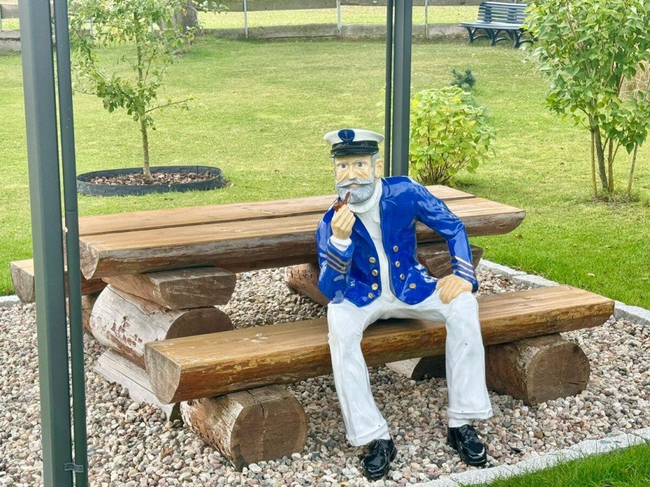 Detail und Sitzecke mit Pavillon Doppelhaush�lfte M�llenhagen