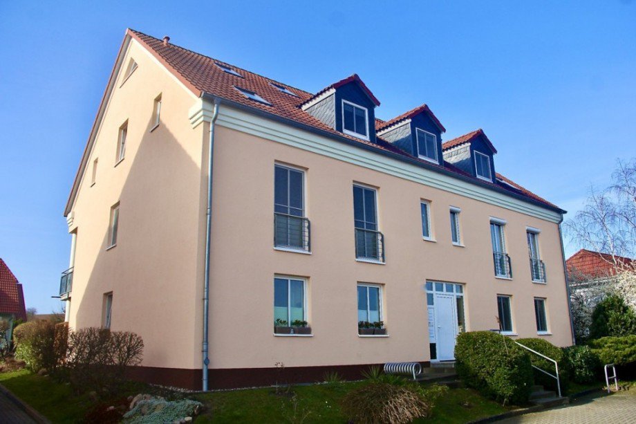 Hausansicht Eingang Erdgeschosswohnung Neubrandenburg