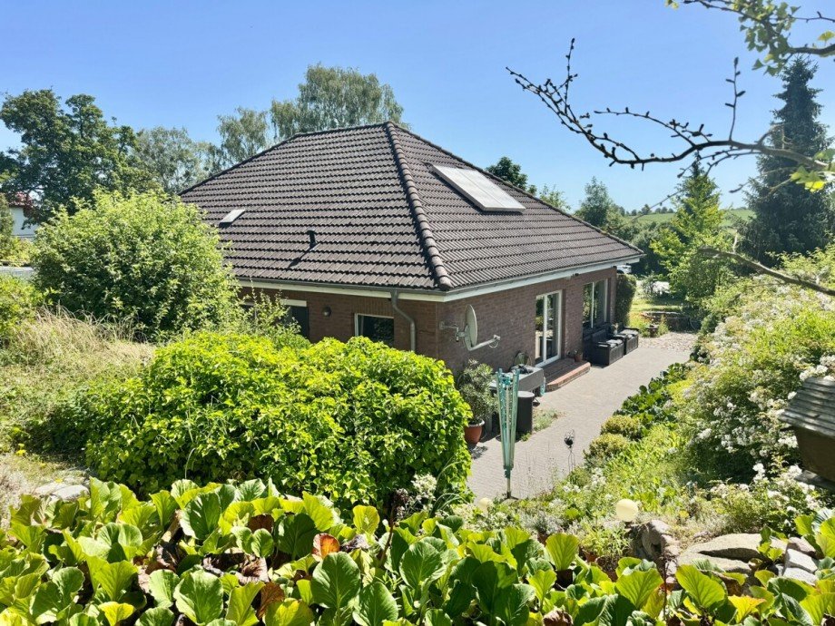 obere Terrasse mit Blick zum Haus Einfamilienhaus Burg Stargard