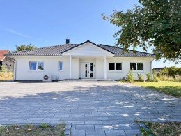 Hauptbild Jetzt Miete m�glich! Winkelbungalow 5 km bis Neubrandenburg, Baujahr 2022, Doppelgarage, EBK,Carport