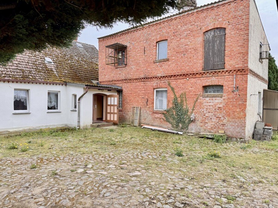 Hof Einfamilienhaus Br�ssow