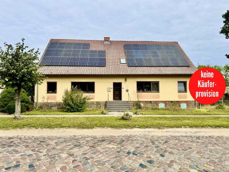 Einfamiliehaus in Nadrensee Nadrensee Einfamilienhaus HORN IMMOBILIEN ++ Einfamilienhaus in Nadrensee mit viel Platz, gro�em Garten, Kamin und PV-Anlage.