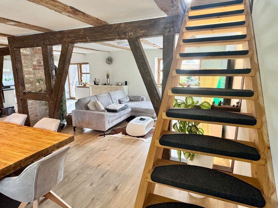 Treppe zum Dachgeschoss Doppelhaush�lfte M�llenhagen